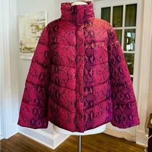 NWOT BETSY JOHNSON Magenta & Black REX Puffer Jacket, slight bell sleeves - M